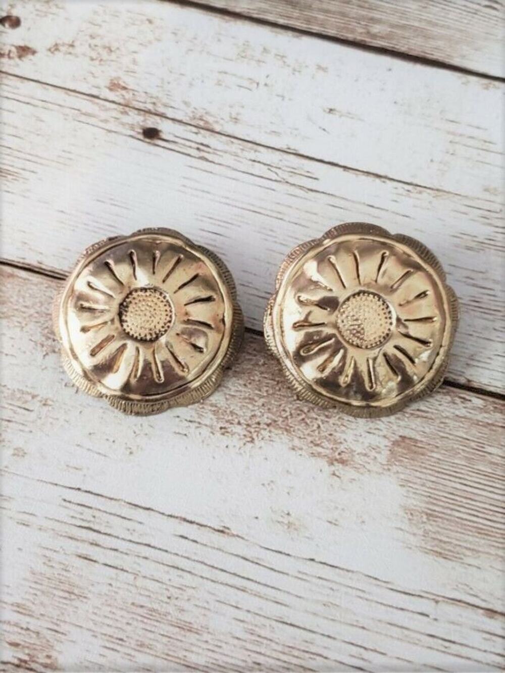 Vintage Clip On Earrings Gold Tone Sunflower Pattern Circle Statement Earrings